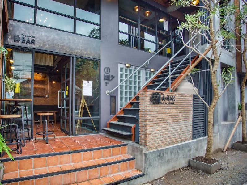 The Arak Bed Bar And Hostel Chiang Mai Exterior foto